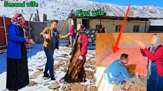 Download Lagu A husband's efforts to help his second wife win over her enemies: Is the first wife jealous? MP3