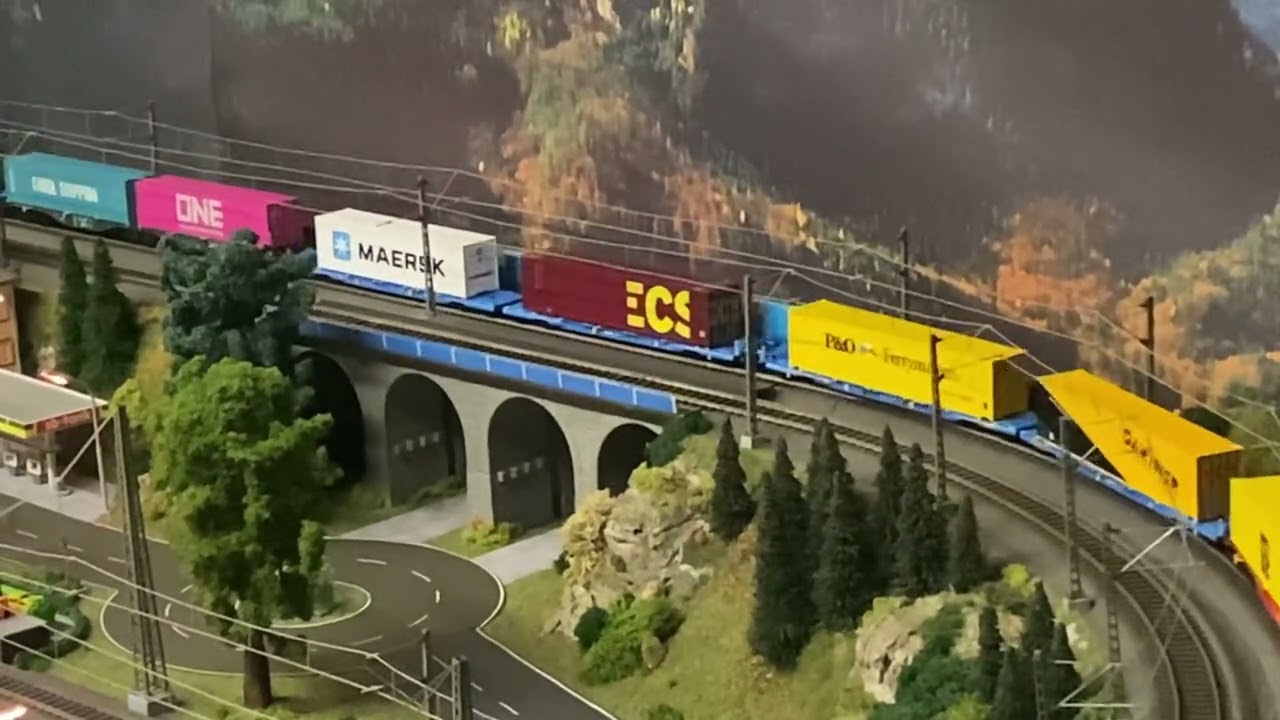 EG 31 - Fahrvideo der „sechsachsigen Br 152“ von ACME 