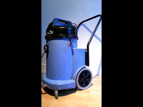 NUMATIC WVD900-2 INDUSTRIAL/COMMERCIAL WET DRY HOOVER VACUUM 110v TWIN MOTORS