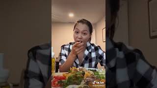 Youtuber Nổi Tiếng Triệu Sub, Triệu View Mà Nói Chuyện Chỉ Chỉ Cái Tay Vậy Đó