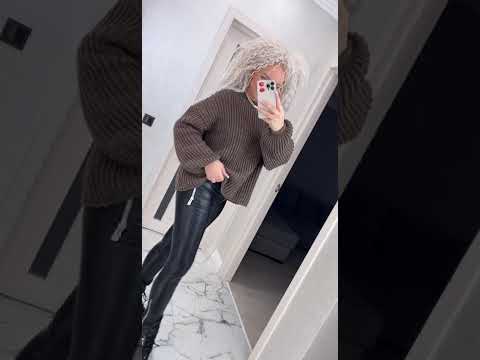 Жіночий об'ємний светр "АГАТА" з довгими та широкими рукавами (Оnesize XS-XL), Шоколадний, видео 1