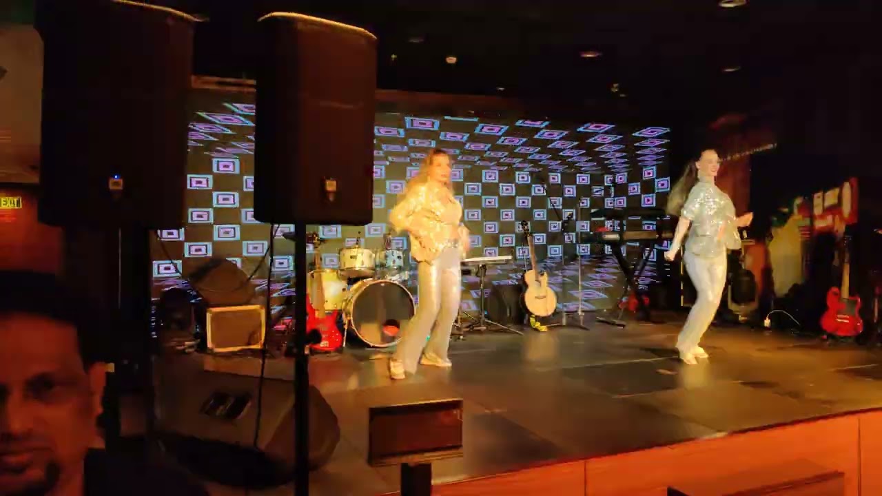 A great performance by a Russian artist | cat lovers