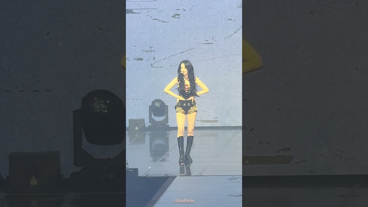 250706 VIVIZ WORLD TOUR [NEW LEGACY] in SEOUL 신비 Focus - YouTube