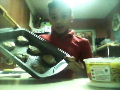 baking cookies - YouTube