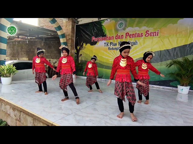 Tari Padang Bulan_TK Plus Wahidiyah class=