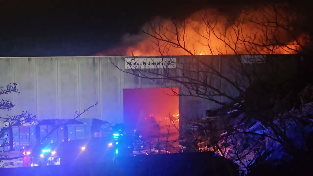 flammehav: Politiet advarer om kraftig røgfane