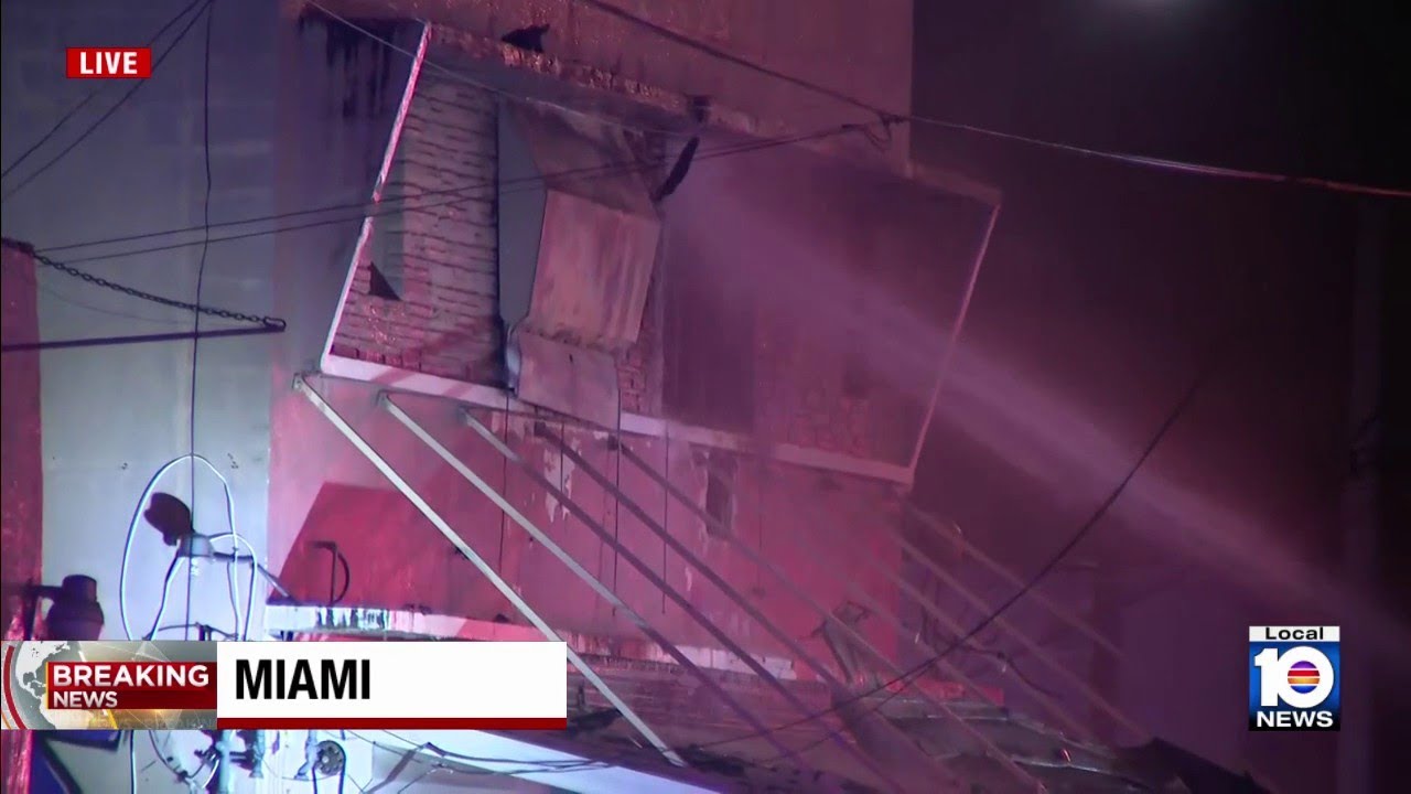 Fire erupts at abandoned building in Miami - YouTube