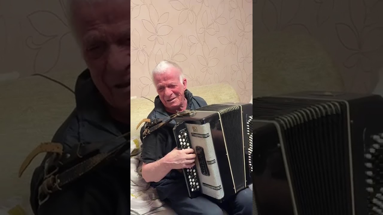 Дяде Вите 79 лет. 