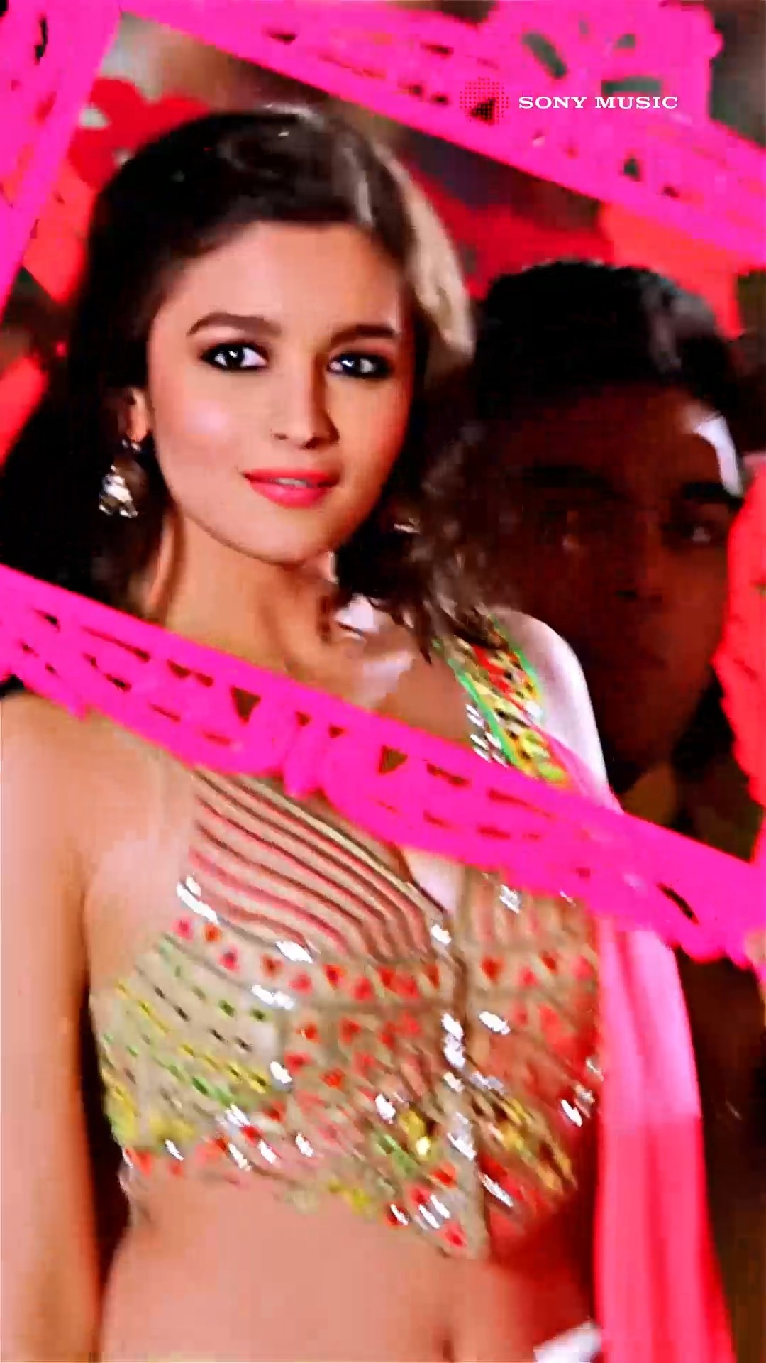 Step up your dance game with #DSeDance! ?? #VarunDhawan #AliaBhatt #VishalDadlani