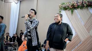 Download Lagu SEKUNTUM MAWAR MERAH  - REZA DA Feat  ADEL NURELIA MAKEUP  || CO2 BAND || WEDDING DEDE \u0026 ASEP MP3