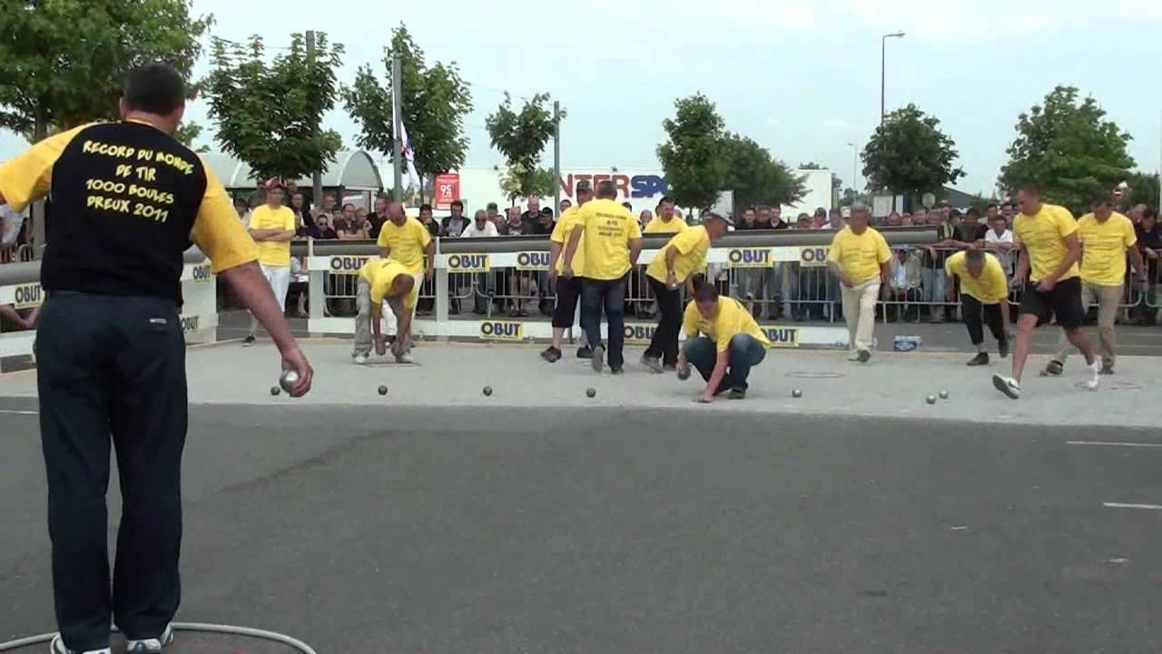 Pétanque : 1.000 boules dans l'heure à Dreux avec Michel Loy