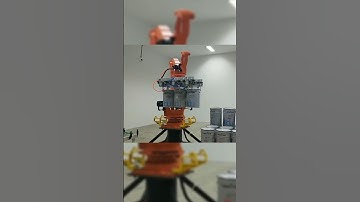 Industrial Robot Application: Palletizing Paint Buckets #palletizingrobots #machine #factory