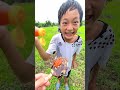 Thử thách nhắm mắt ăn kem socola và tương ớt, sốt mayonnaise và sì dầu siêu ngon sự kết hợp hoàn hảo