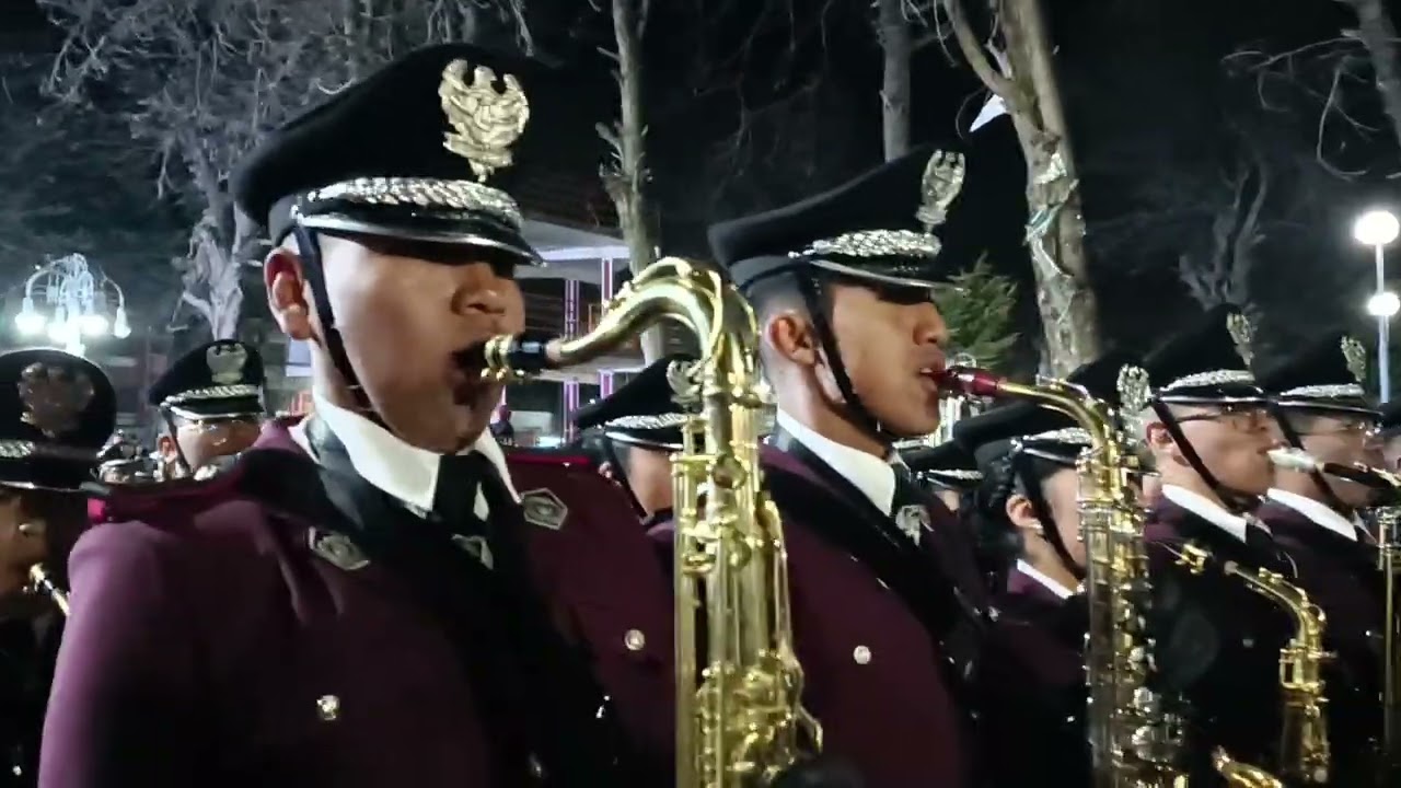 Desfile de Teas por el Bicentenario de Bolivia 🇧🇴 | UETH Mcal. Santa Cruz – 5 de Agosto