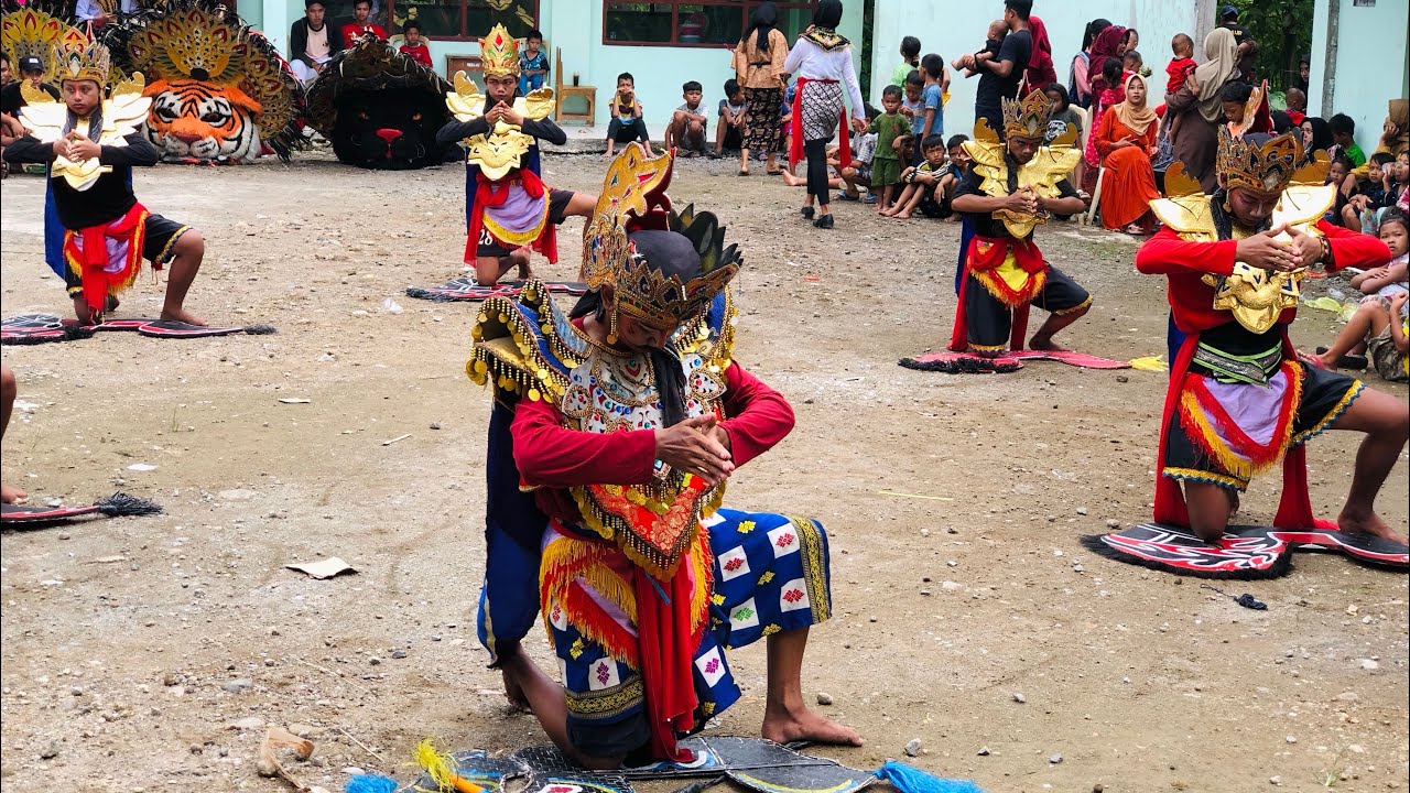 JARANAN ‼️JARAN KEPANG BARONGAN SOSRO BIROWO DI SMK ADI BANGSA TEMUROSO ...