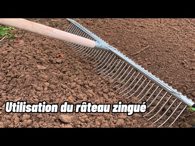 Le râteau : l’allié indispensable pour un terrain impeccable et nivelé