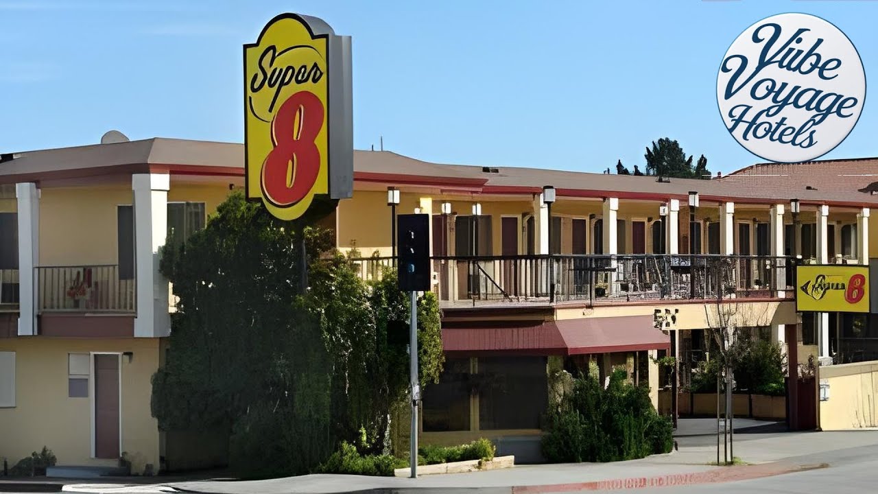 Super 8 by Wyndham Santa Cruz Beach Boardwalk | Santa Cruz (CA), United States | Hotel Review 🛏️
