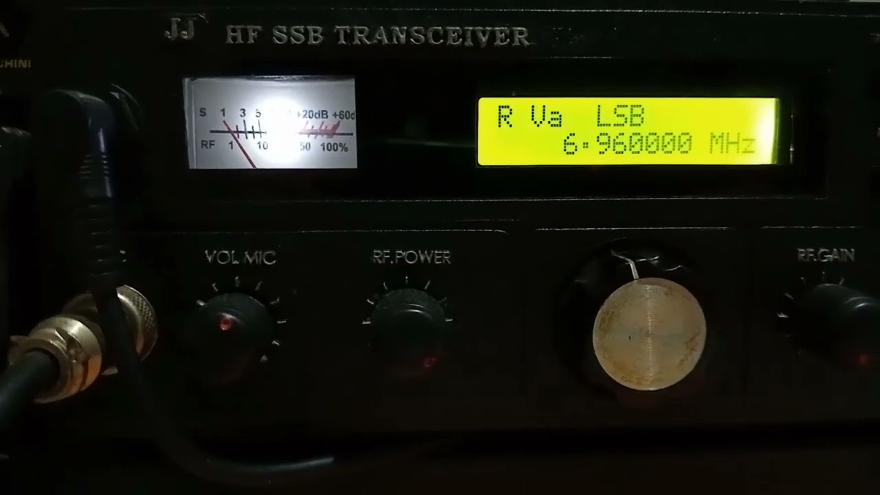 Monitor Amatir Radio yang sedang mengobrol di 7 MHz ( 40M Band ) Radio JJ HF SSB TRANSCAIVER