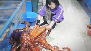 GIANT OCTOPUS VS. NAREUM / Catching a Giant Octopus Bare Handed and Chowing Down its Leg.