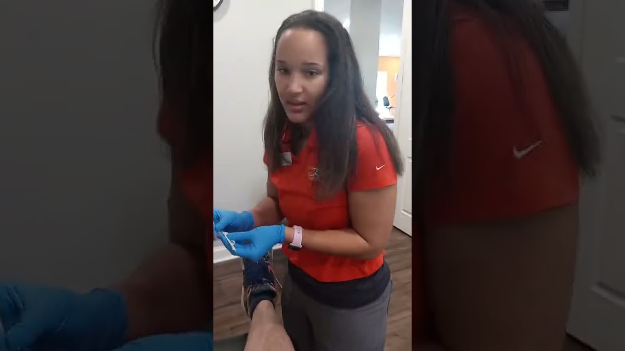 My Physical Therapist Ms Jasmine treating my knee pain with a procedure called Dry needling,