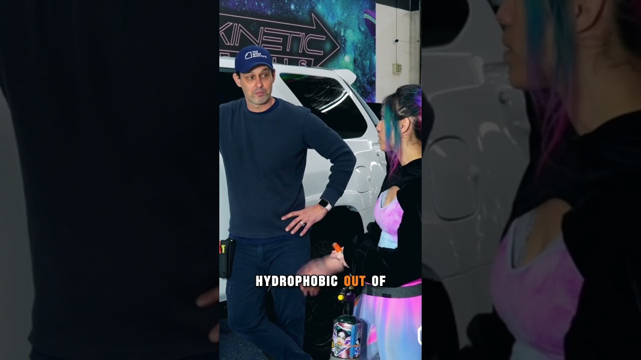 Джастин беседует с Винил Виксен и Слимом Шедди об их подходе к удалению керамических покрытий.