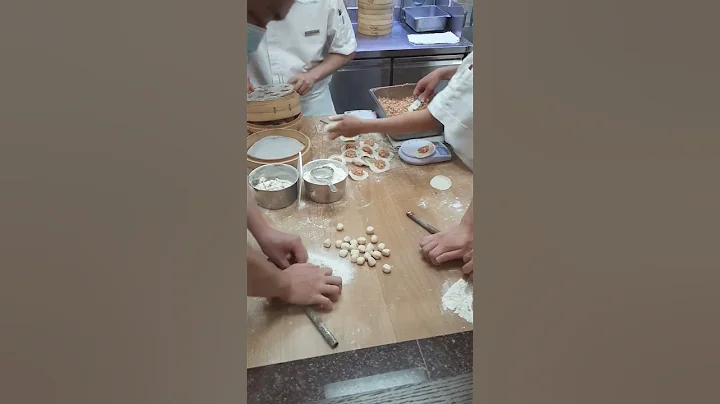 Making xlb 小籠包 #DingTaiFung #DTF #鼎泰豐 - 天天要聞