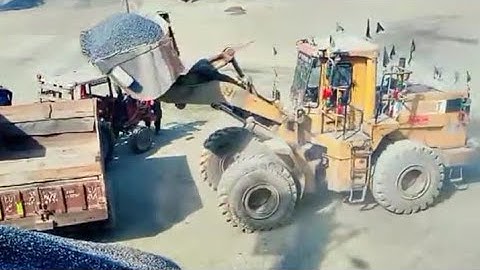 "Masive 😱 Loading"Black 🖤 Crushing #automobile #bulldozerofficial 