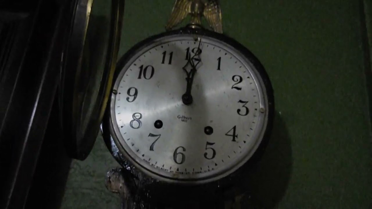 DSCN1831Wound Wall Gong Clock, 30.5" Tall, inclining top brass Eagle, X 9" Wide, Based on Bottom do