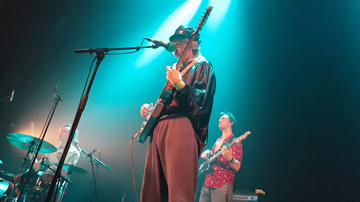 Connan Mockasin - Live - Forever Dolphin Love @ Paris - Le café de la danse