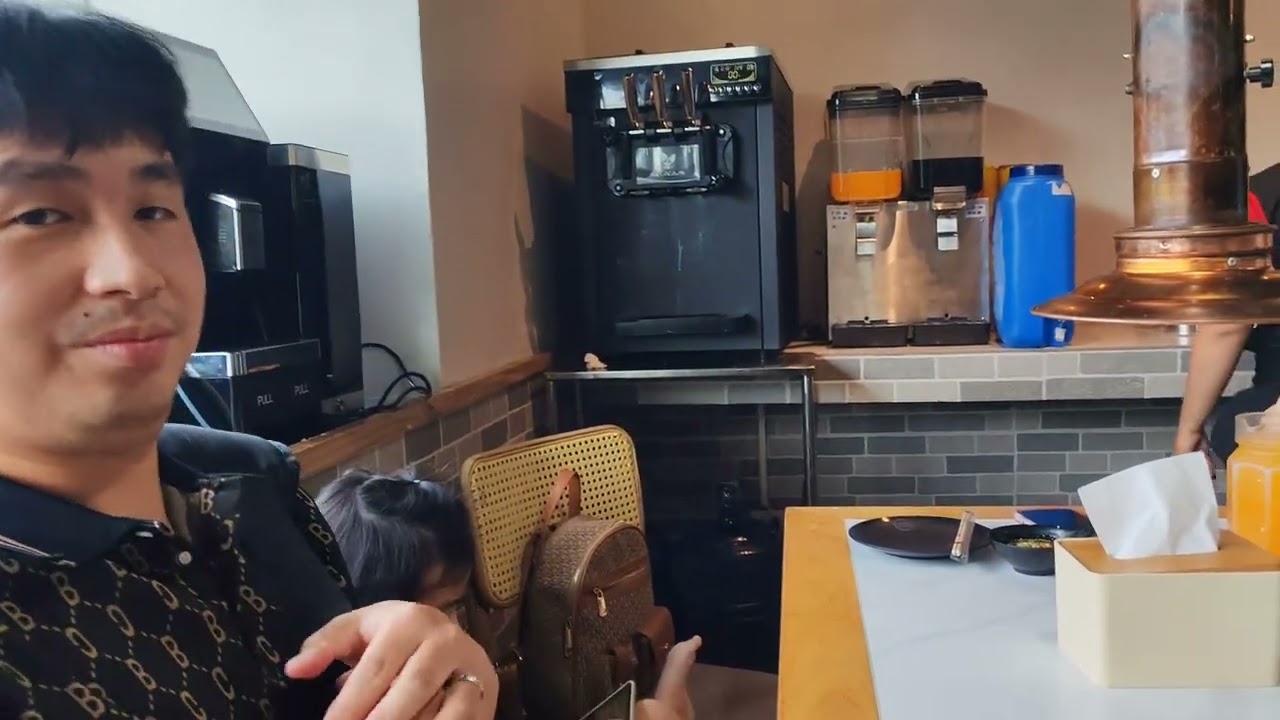 Jiang NAM  hotpot  Near Robinsons  magnolia quezon City. 