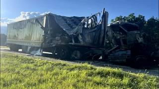 All lanes still blocked after fiery vehicle crash on the Gene Snyder near Bardstown Road involving 2