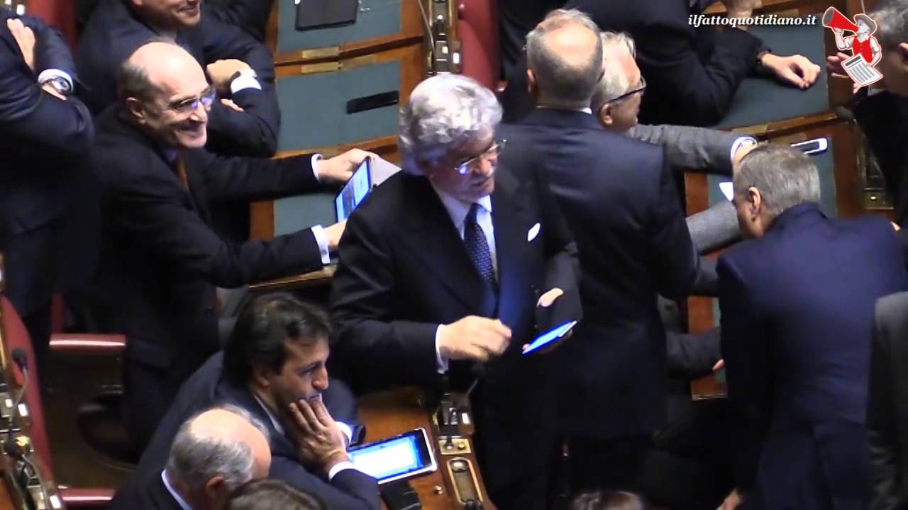 Mattarella, tutti i nomi votati. Tra Lino Banfi e Roby Facchinetti