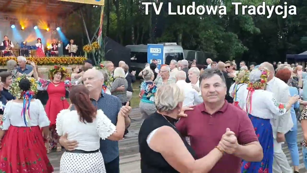  DOŻYNKI W MOSKORZEWIE z Kapelą Edwarda Goli ależ było hulańsko na dechach pod sceną 