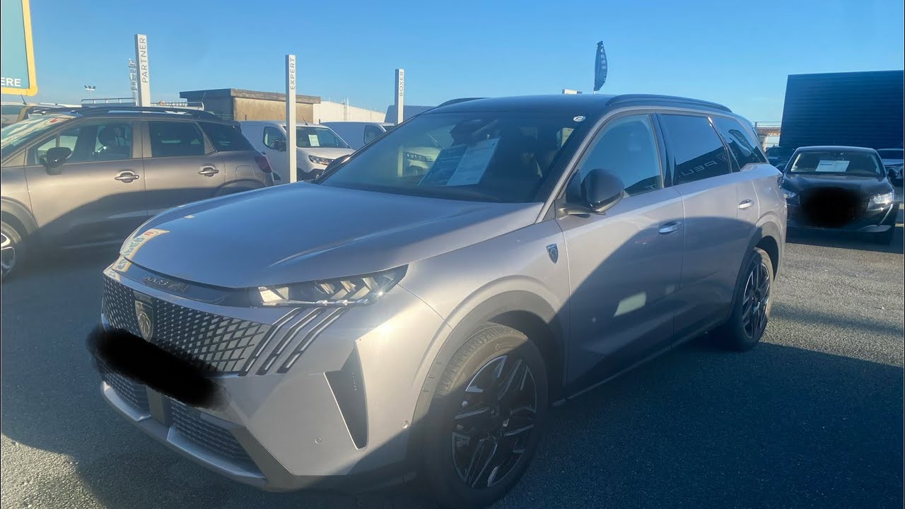 CE NOUVEAU 5008 SUR LE PARC DE PEUGEOT GEMY CHÂTEAUBRIANT EST VENDU !! MAIS JE LE PRÉSENTE POUR VOUS