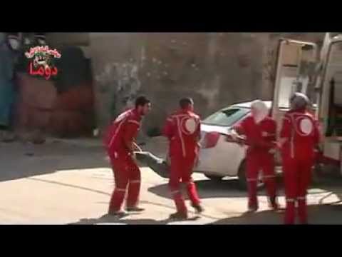 دوما 26 8 2012 محاولة إسعاف الشهيد هيثم محمد خلبوص
