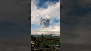 Erupsi Gunung Dukono Hari Ini!! Asap Kawah 3,5 M.