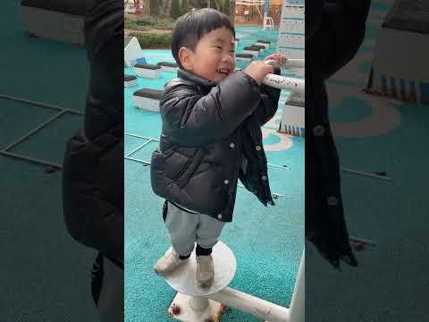 현우인생1259일차 황사장 운동잘하시네요ㅋㅋ. !!#아기 #아기브이로그 #赤ん坊 #육아 #baby #babyboy #육아브이로그