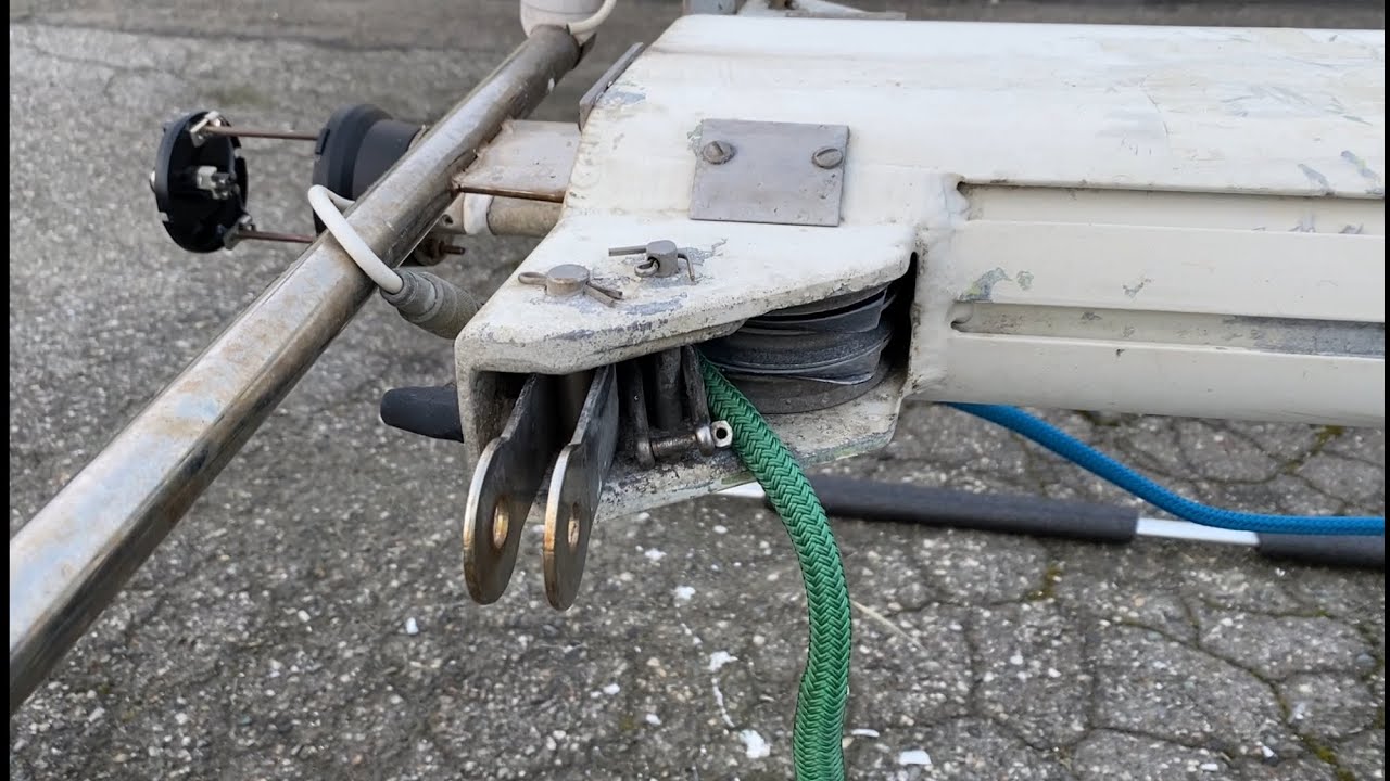 Pacific Seacraft 37 Sailboat Mast Renovation- What we learned...