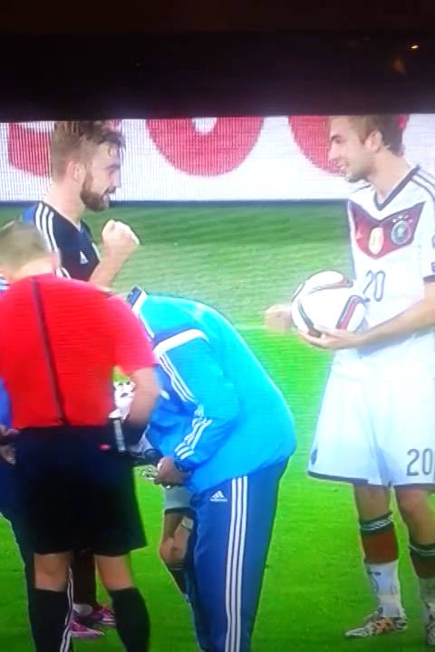 James Morrison plays scissors paper stone