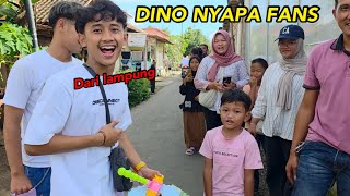 KETIKA DINO MENYAPA FANS