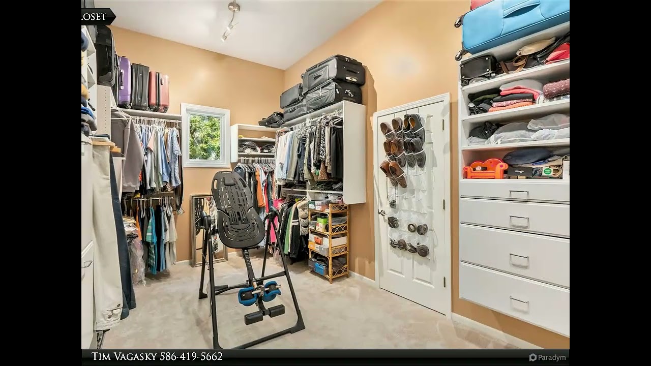 Stunning Bloomfield Twp. Home !