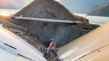Barge unloading 3900 tons of ore early morning - Vlog of work on barge