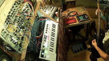 Logic L.F.O aLive Act - L.G.C 778   Extract 2 - Eurorack Modular - Electric Techno Improvisation