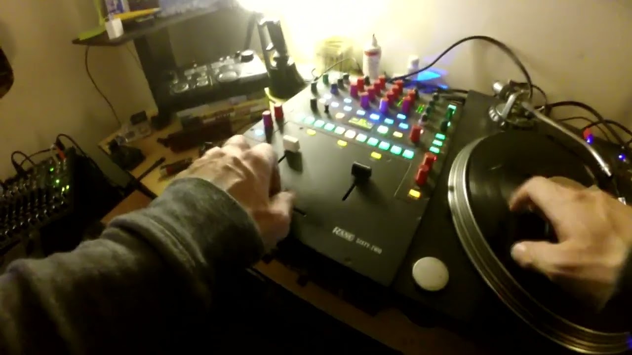 Scratching by Koldkuts Beat by DJ Koldkuts 