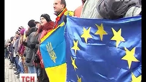 Люди з євромайданів намагались утворити живий ланцюг до Європи
