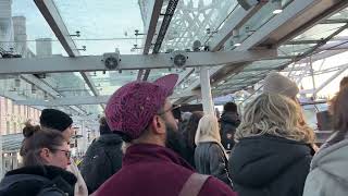 How do I board the London Eye