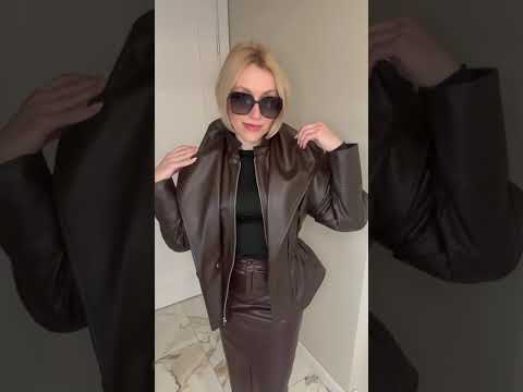 Куртка жіноча весняна з еко шкіри з акцентною гумкою на талії коричнева, видео 1