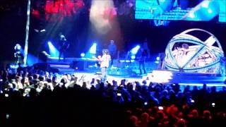 Watch Garth Brooks Get Booed in Portland Before Friends in Low Places