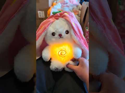 Мягкая игрушка Дышащий зайчик- клубничка интерактивный с музыкой и подсветкой 25м, видео 1