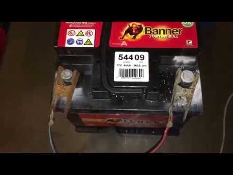 Video: So Laden Sie Wartungsfreie Batterien